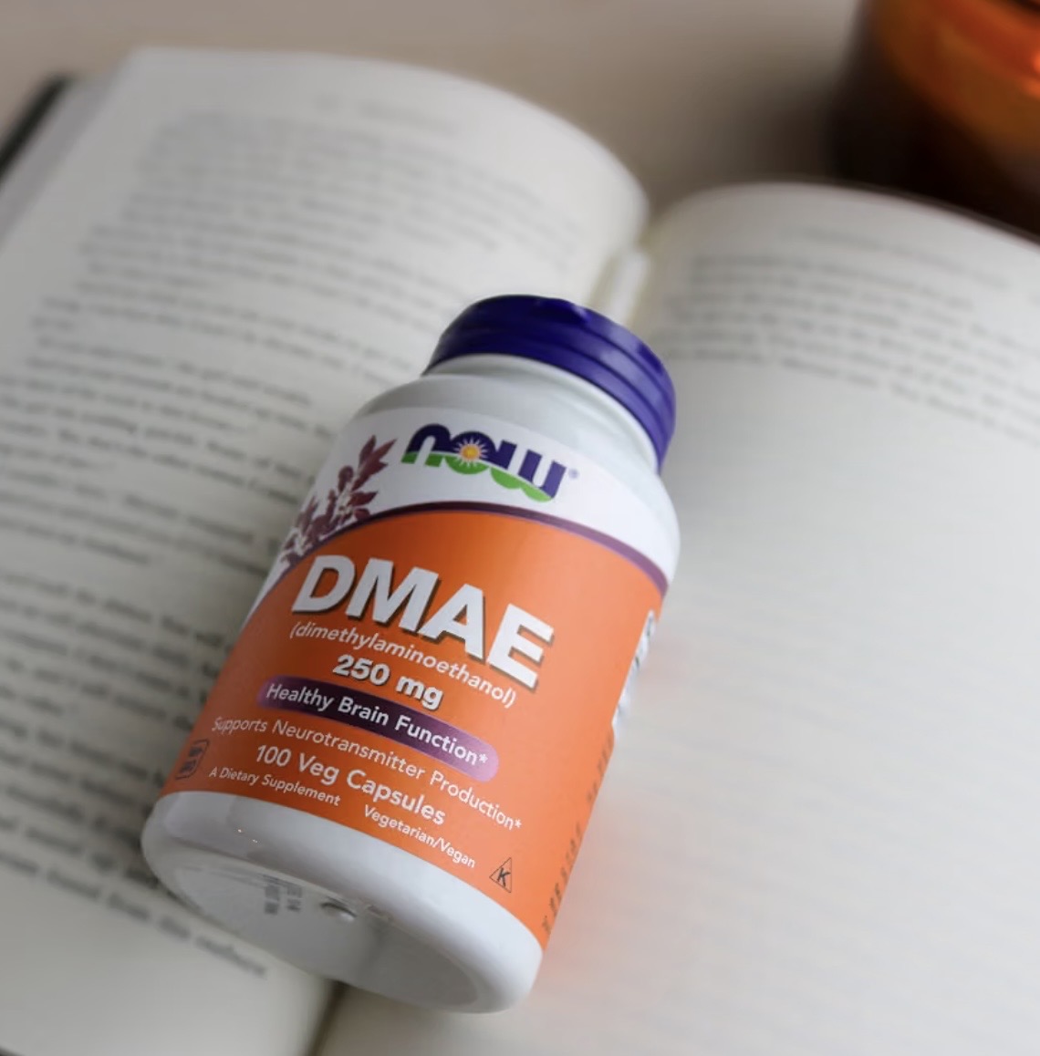 手放せない集中力サポート。NOW Foods DMAE 250mgで、うっかりミスを減らして毎日を冴えた頭でスタートする