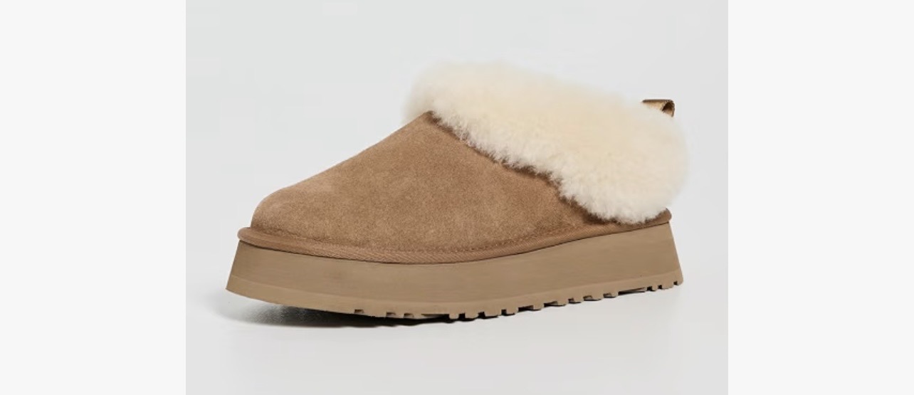 UGG タズル：ふわふわシープスキンと厚底ソールが叶う、おうち時間もお出かけも心地いい一足